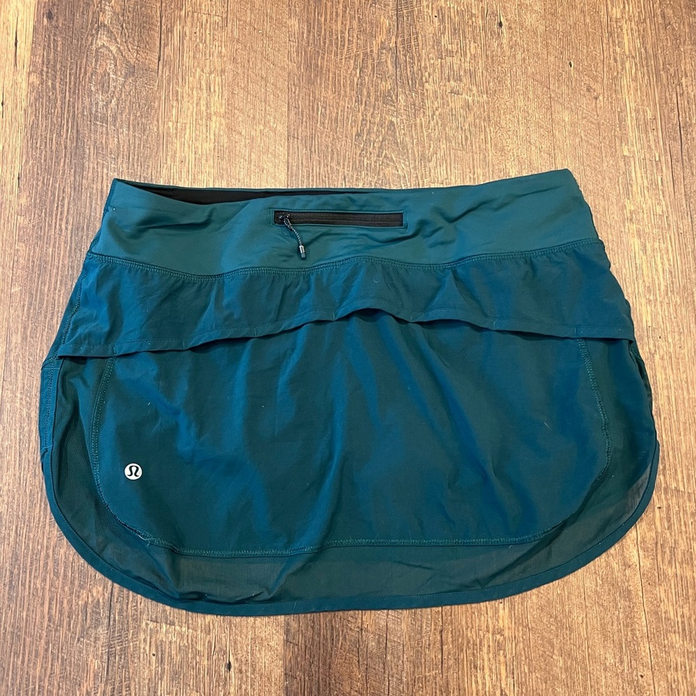 Lululemon Hotty Hot skort womens size 8 dark hunter green hidden zipper pocket